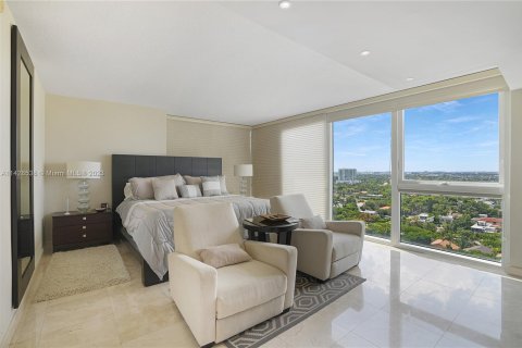 Condo in Miami, Florida, 2 bedrooms  № 653843 - photo 13