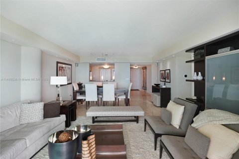 Copropriété à vendre à Miami, Floride: 2 chambres, 127 m2 № 653843 - photo 28