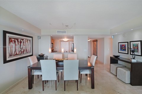 Copropriété à vendre à Miami, Floride: 2 chambres, 127 m2 № 653843 - photo 4