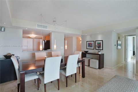 Condo in Miami, Florida, 2 bedrooms  № 653843 - photo 5