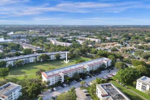 Condominio en venta en Coconut Creek, Florida, 2 dormitorios, 107.95 m2 № 924511 - foto 29