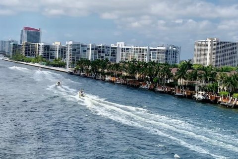 Condo in Hollywood, Florida, 1 bedroom  № 1103222 - photo 16