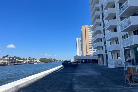 Condo in Hollywood, Florida, 1 bedroom  № 1103222 - photo 19