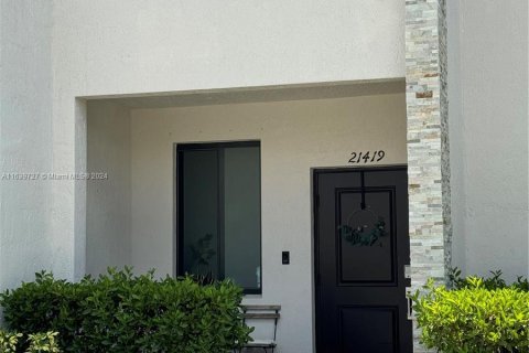 Townhouse in Miami, Florida 3 bedrooms, 137.96 sq.m. № 1316170 - photo 1