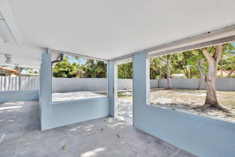 House in Fort Lauderdale, Florida 2 bedrooms, 80.82 sq.m. № 1221463 - photo 9