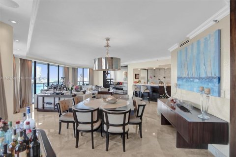 Condo in Aventura, Florida, 3 bedrooms  № 1079936 - photo 15