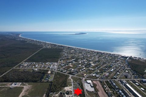 Propiedad comercial en venta en Mexico Beach, Florida № 589982 - foto 8