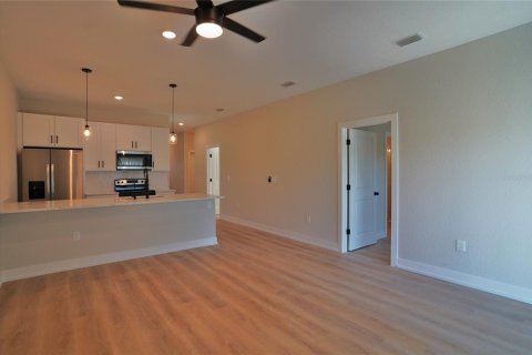 Commercial property in Port Charlotte, Florida 6 bedrooms, 111.48 sq.m. № 1263031 - photo 14