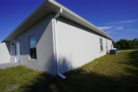 Commercial property in Port Charlotte, Florida 6 bedrooms, 111.48 sq.m. № 1263031 - photo 7