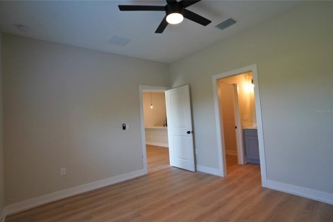 Commercial property in Port Charlotte, Florida 6 bedrooms, 111.48 sq.m. № 1263031 - photo 20