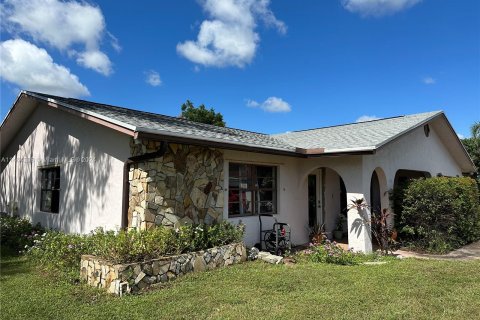 Villa ou maison à vendre à Port St. Lucie, Floride: 3 chambres, 162.02 m2 № 1103731 - photo 18
