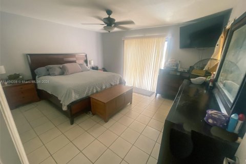 Купить виллу или дом в Порт-Сент-Луси, Флорида 3 спальни, 162.02м2, № 1103731 - фото 10