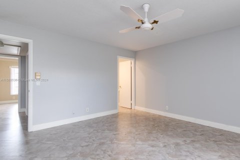 Copropriété à vendre à Lake Worth, Floride: 2 chambres, 87.42 m2 № 1103780 - photo 14