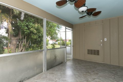 Condominio en venta en Lake Worth, Florida, 2 dormitorios, 87.42 m2 № 1103780 - foto 26