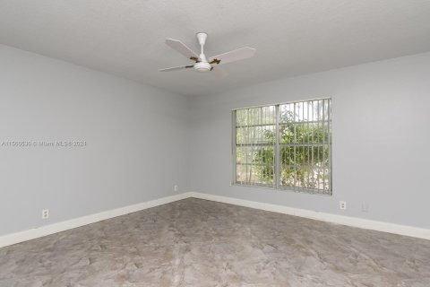 Condominio en venta en Lake Worth, Florida, 2 dormitorios, 87.42 m2 № 1103780 - foto 12