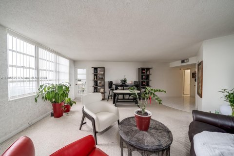 Copropriété à vendre à Aventura, Floride: 1 chambre, 81.1 m2 № 1103779 - photo 15