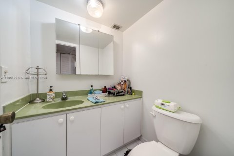 Condo in Aventura, Florida, 1 bedroom  № 1103779 - photo 25