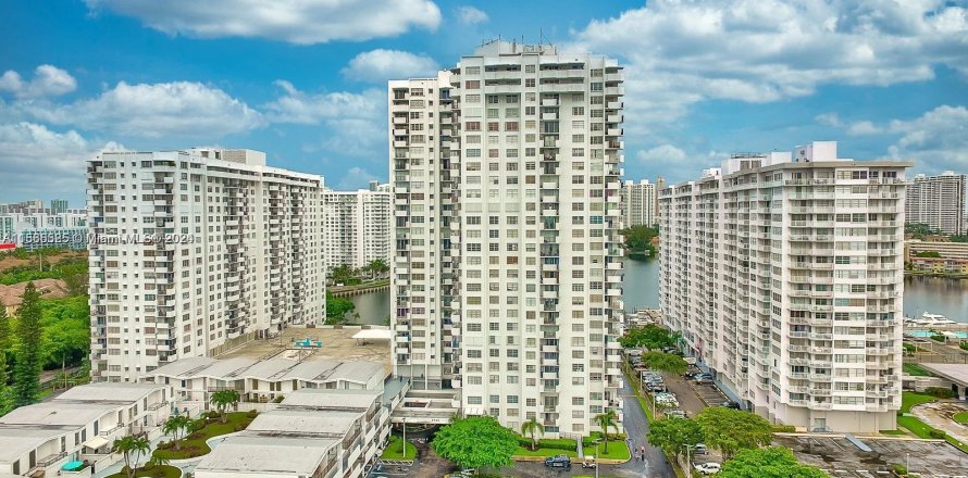 Condo in Aventura, Florida, 1 bedroom  № 1103779