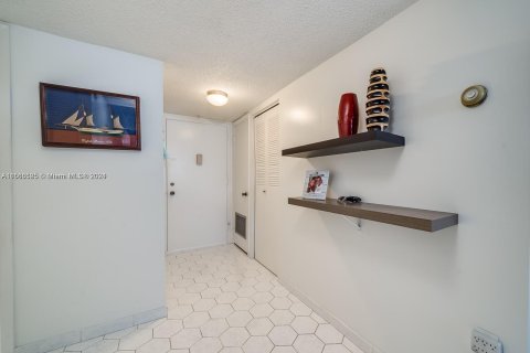 Copropriété à vendre à Aventura, Floride: 1 chambre, 81.1 m2 № 1103779 - photo 24