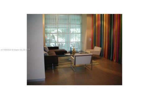 Condo in Miami, Florida, 3 bedrooms  № 1358582 - photo 2