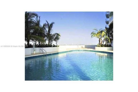 Condominio en alquiler en Miami, Florida, 3 dormitorios, 213.68 m2 № 1358582 - foto 5