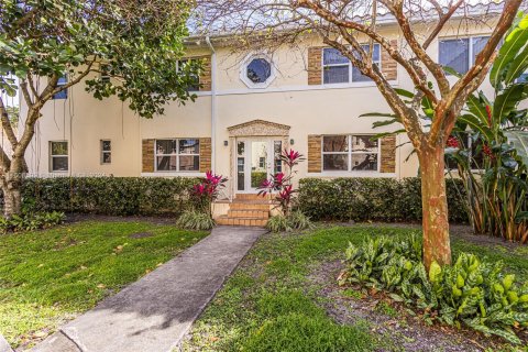 Condo in Miami Shores, Florida, 2 bedrooms  № 1230614 - photo 21