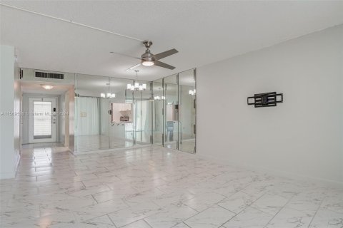 Copropriété à vendre à Tamarac, Floride: 2 chambres, 81.75 m2 № 1119209 - photo 15