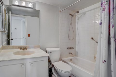 Copropriété à vendre à Tamarac, Floride: 2 chambres, 81.75 m2 № 1119209 - photo 19