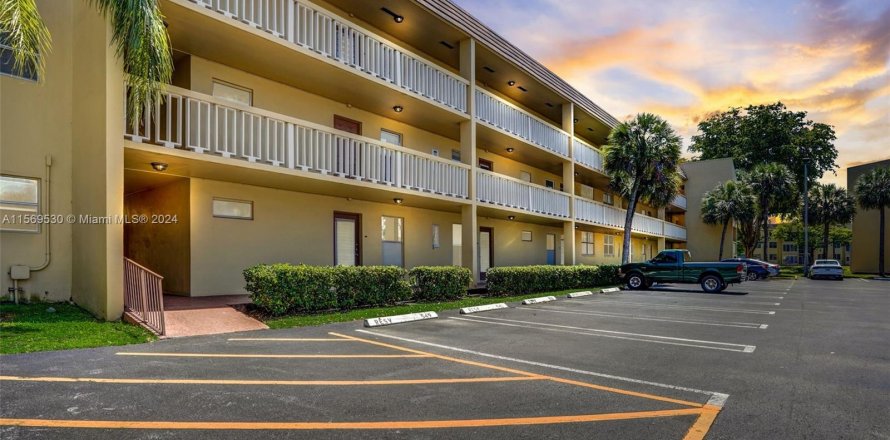 Condo à Tamarac, Floride, 2 chambres  № 1119209