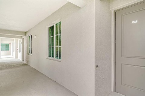 Condo in Venice, Florida, 2 bedrooms in WELLEN PARK  № 1277286 - photo 2