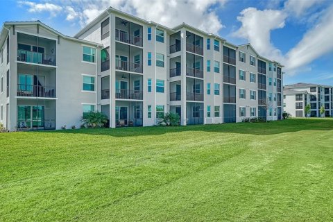 Condo in Venice, Florida, 2 bedrooms in WELLEN PARK  № 1277286 - photo 29