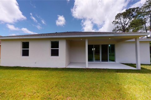 House in Cape Coral, Florida 3 bedrooms, 154.31 sq.m. № 482064 - photo 16
