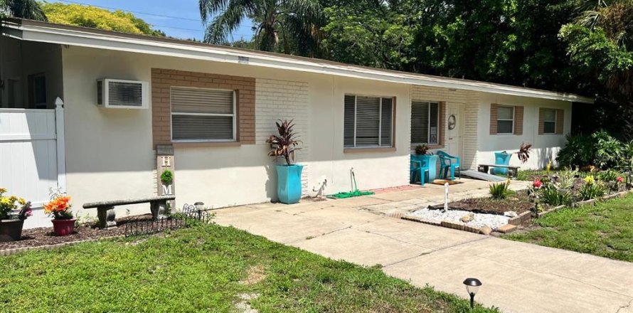 Casa en Clearwater, Florida 4 dormitorios, 187.38 m2 № 1264886