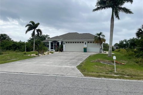 Villa ou maison à vendre à Port Charlotte, Floride: 3 chambres, 182.55 m2 № 1113578 - photo 3