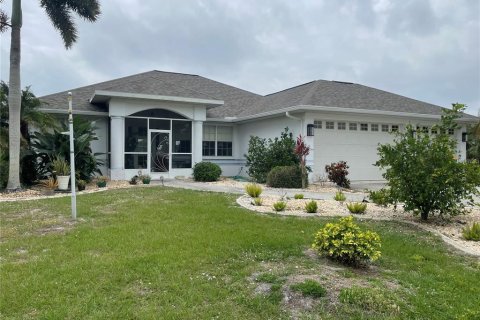 Villa ou maison à vendre à Port Charlotte, Floride: 3 chambres, 182.55 m2 № 1113578 - photo 7