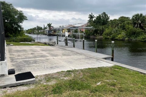 Villa ou maison à vendre à Port Charlotte, Floride: 3 chambres, 182.55 m2 № 1113578 - photo 14