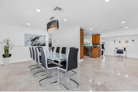 Casa en venta en Wilton Manors, Florida, 3 dormitorios, 228.35 m2 № 611812 - foto 15