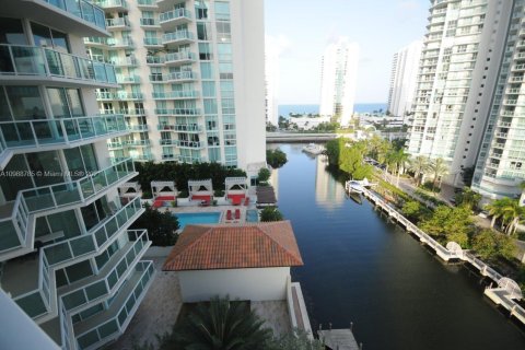 Condo in Sunny Isles Beach, Florida, 3 bedrooms  № 611775 - photo 2