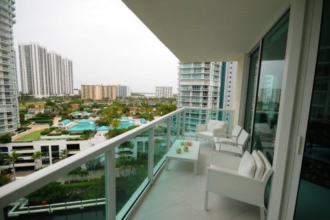 Condominio en venta en Sunny Isles Beach, Florida, 3 dormitorios, 138.33 m2 № 611775 - foto 12