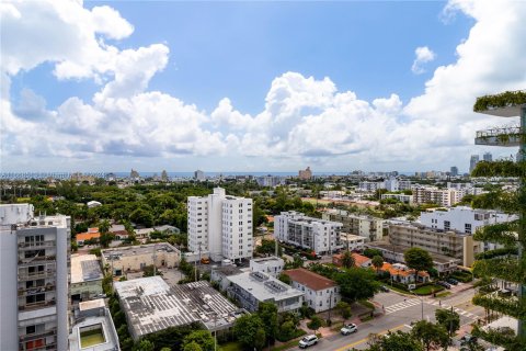 Condo in Miami Beach, Florida, 2 bedrooms  № 1380453 - photo 27