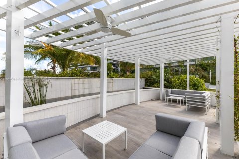 Copropriété à vendre à Miami Beach, Floride: 2 chambres, 117.24 m2 № 1380453 - photo 11