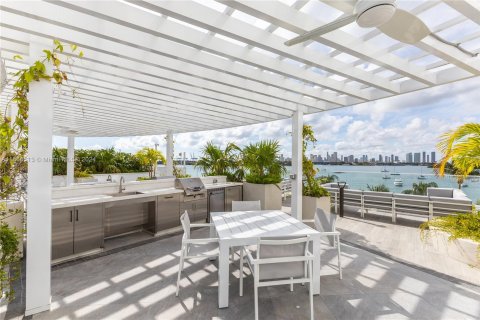 Copropriété à vendre à Miami Beach, Floride: 2 chambres, 117.24 m2 № 1380453 - photo 12