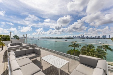 Copropriété à vendre à Miami Beach, Floride: 2 chambres, 117.24 m2 № 1380453 - photo 13