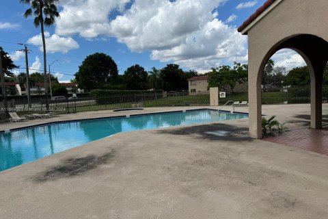 Copropriété à vendre à Pembroke Pines, Floride: 2 chambres, 91.51 m2 № 1379039 - photo 7