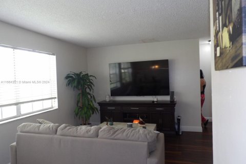 Condominio en venta en Pembroke Pines, Florida, 2 dormitorios, 91.51 m2 № 1379039 - foto 18