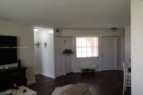 Copropriété à vendre à Pembroke Pines, Floride: 2 chambres, 91.51 m2 № 1379039 - photo 22