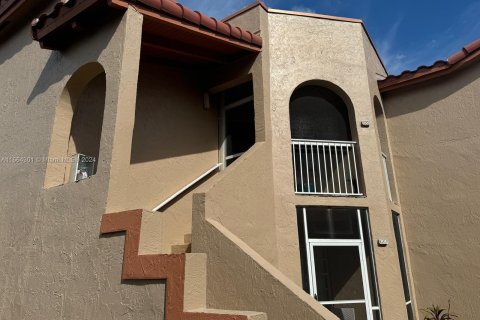 Copropriété à vendre à Pembroke Pines, Floride: 2 chambres, 91.51 m2 № 1379039 - photo 2