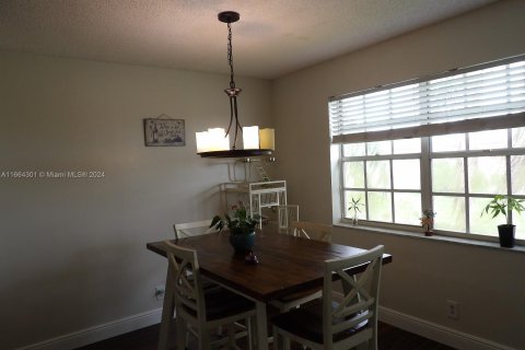 Copropriété à vendre à Pembroke Pines, Floride: 2 chambres, 91.51 m2 № 1379039 - photo 26