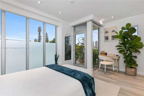 Adosado en venta en Miami Beach, Florida, 3 dormitorios, 148.36 m2 № 1357075 - foto 24