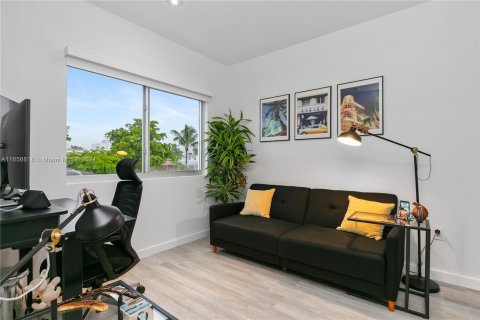 Townhouse in Miami Beach, Florida 3 bedrooms, 148.36 sq.m. № 1357075 - photo 26